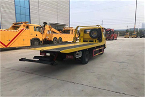 竹山非事故拖车