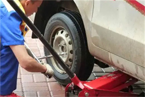 竹山附近拖车24小时服务热线电话